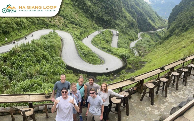 The curving roads of Tham Ma Pass
